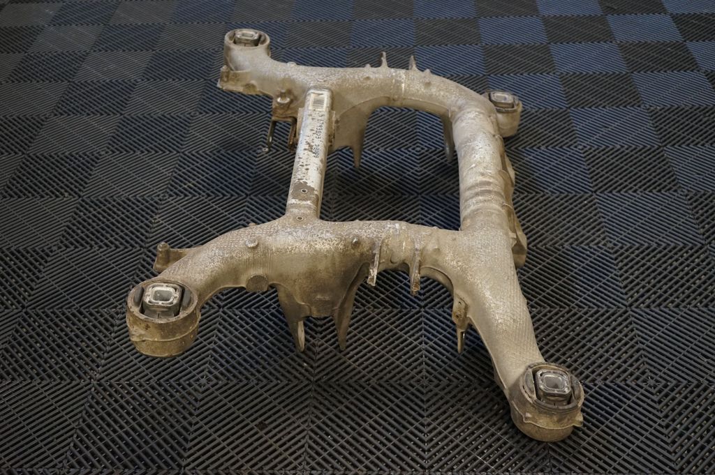 Rear subframe (2)