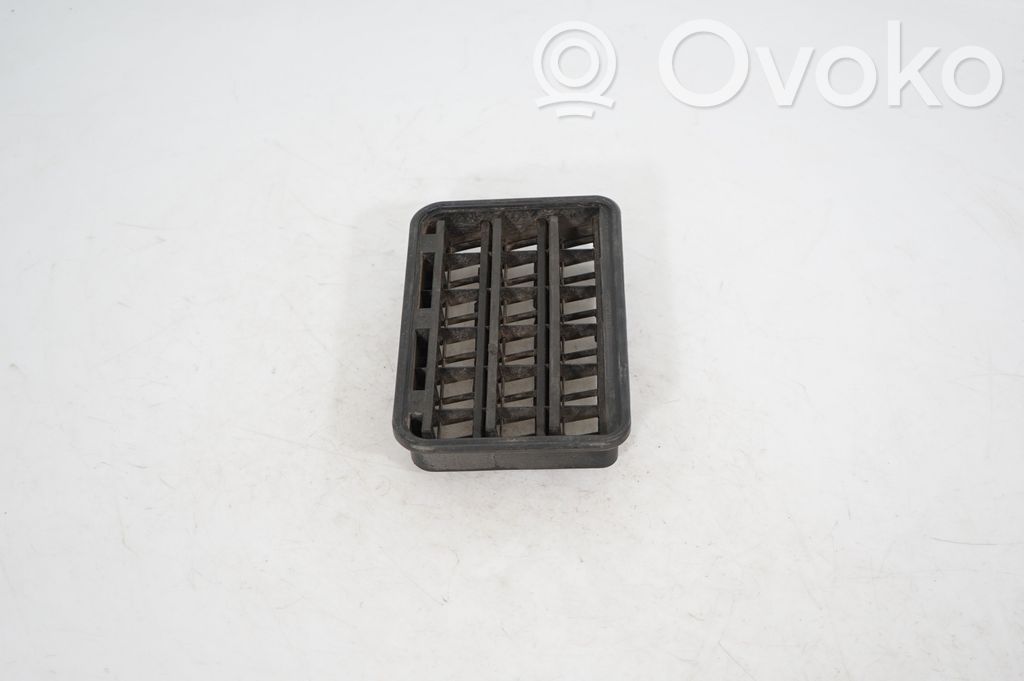 Quarter panel pressure vent (4)