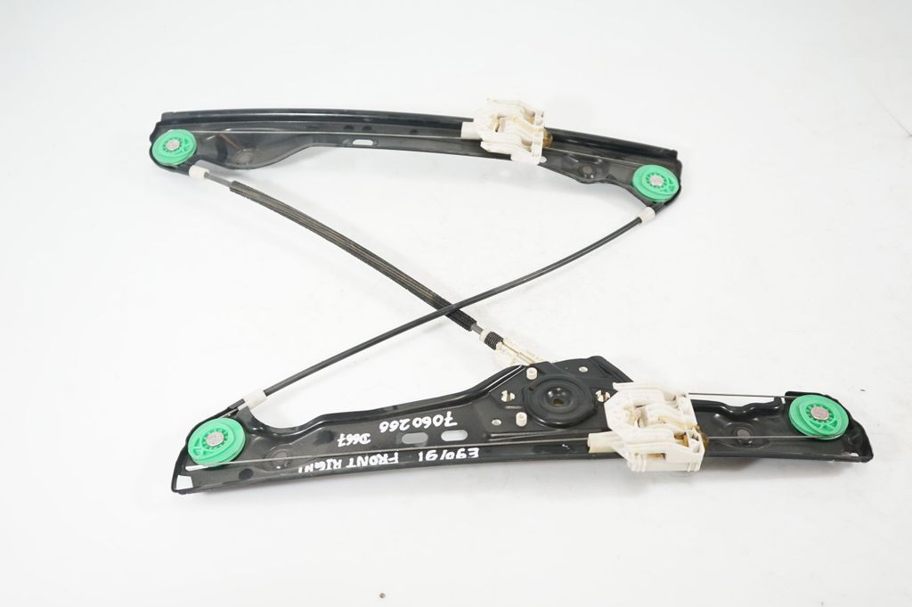 Front door window regulator with motor (3)