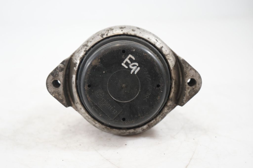 Engine mount bracket (7)