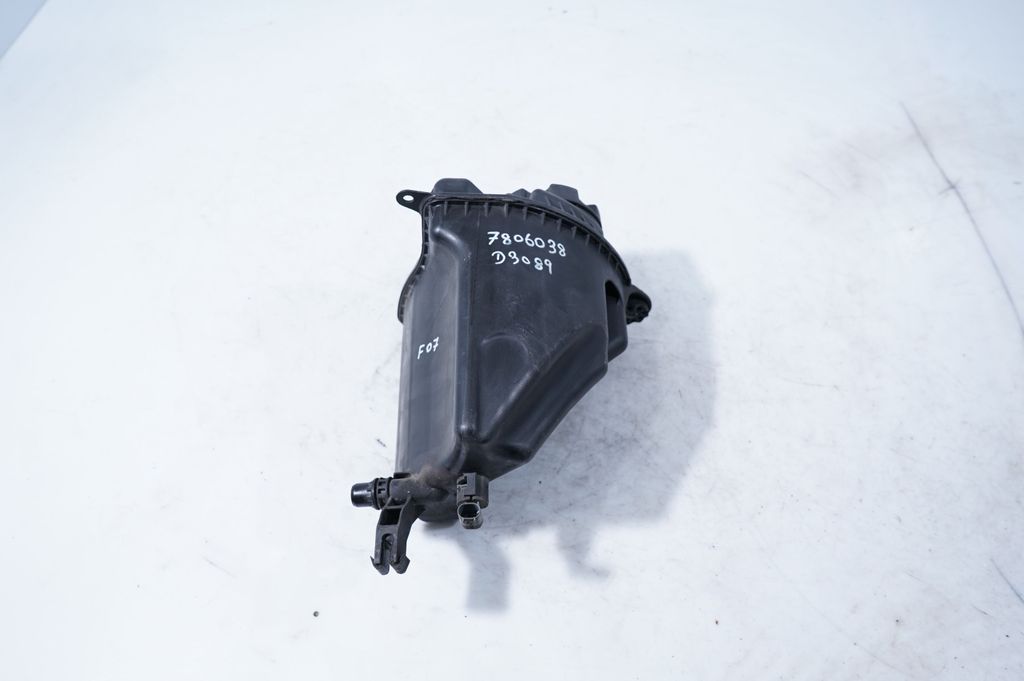 Coolant expansion tank/reservoir