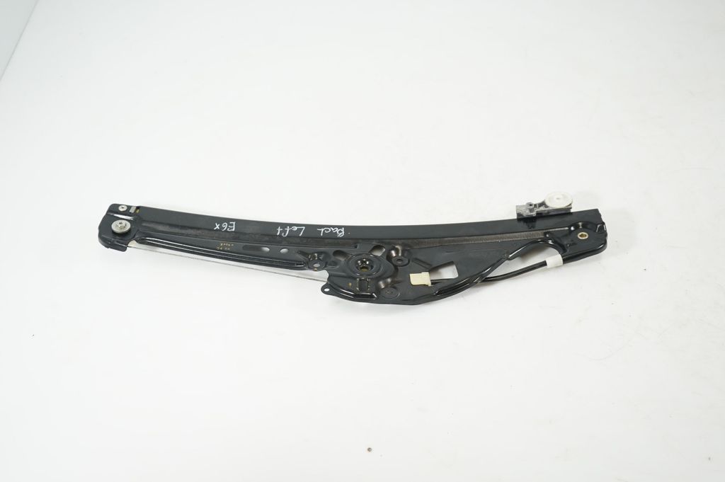 Rear door window regulator with motor