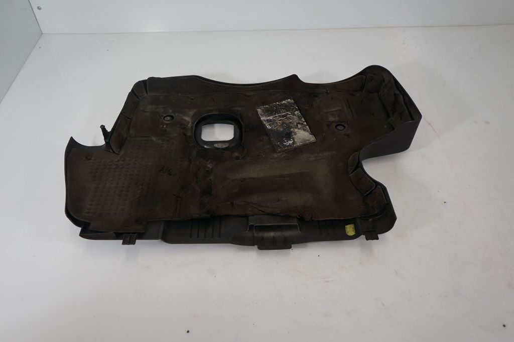 Engine cover (trim) (5)