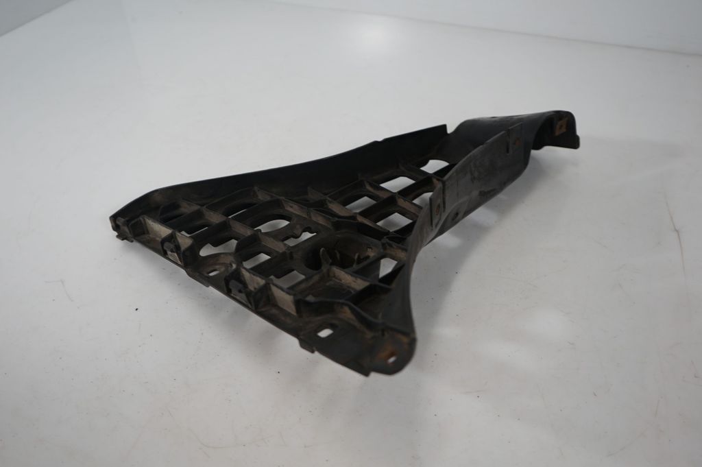 Rear bumper mounting bracket (6)