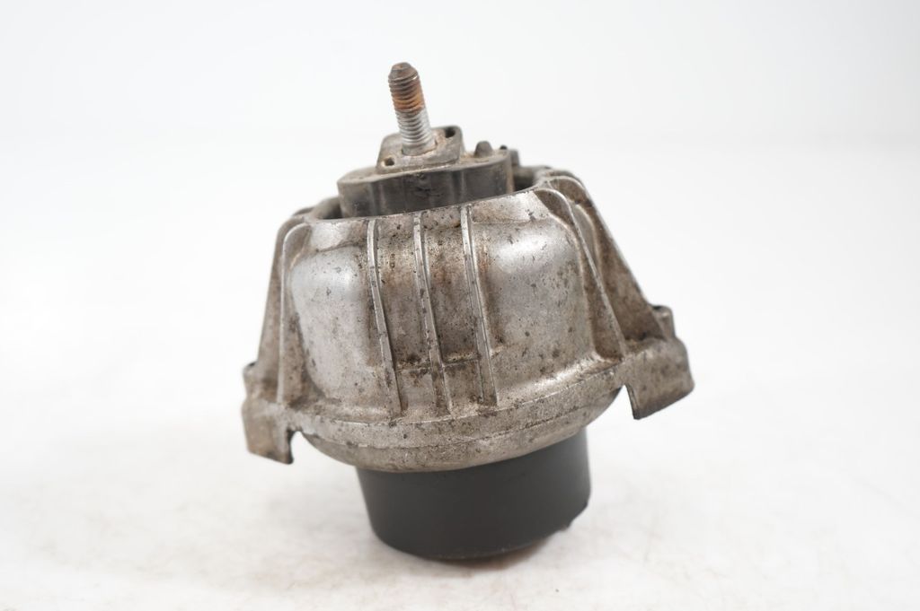 Engine mount bracket (4)