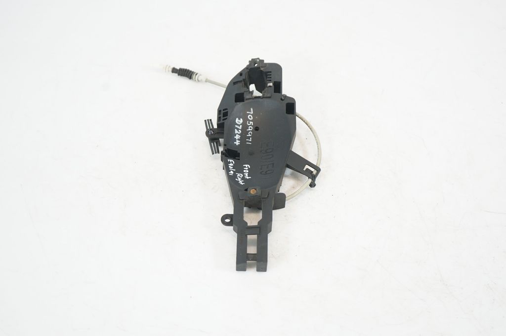 Front door exterior handle/bracket (2)