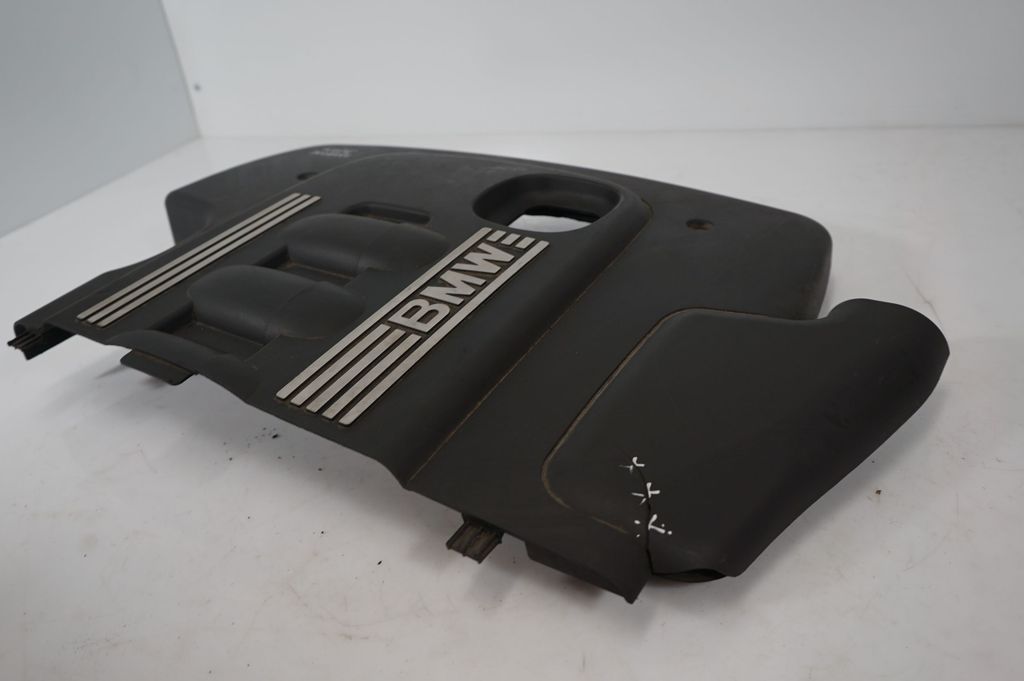 Engine cover (trim) (7)