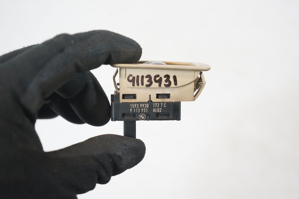 Electric window control switch (9)