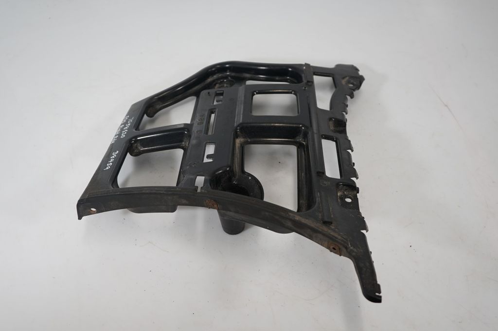 Rear bumper mounting bracket (2)