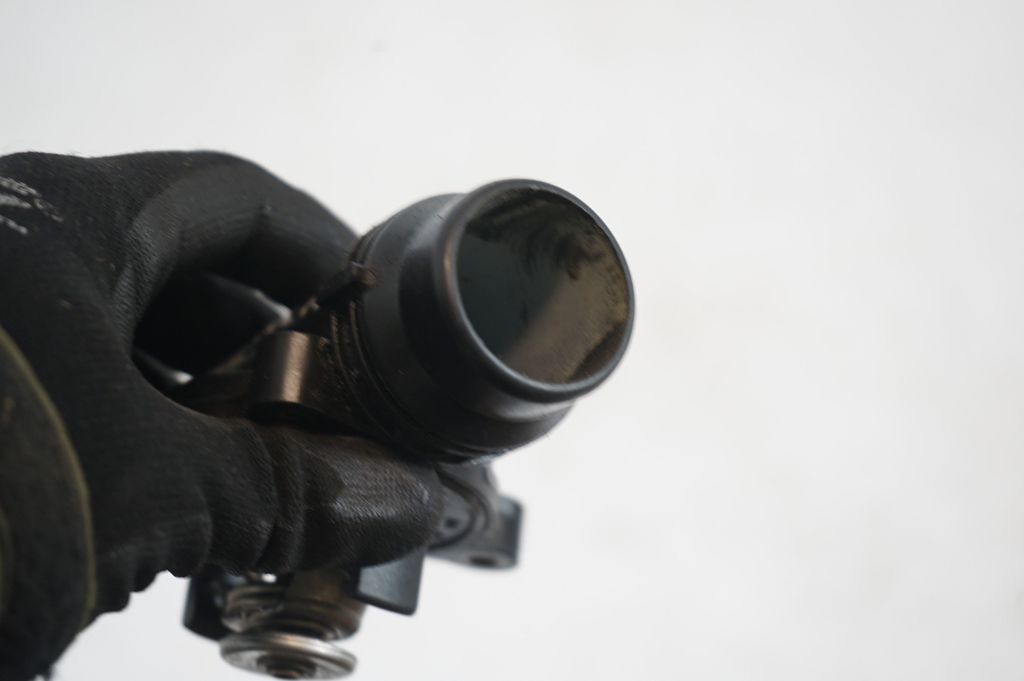 Engine coolant pipe/hose (6)