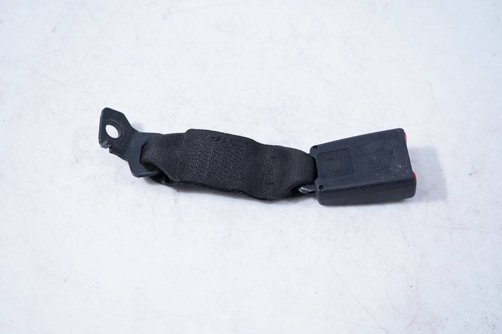 Rear seatbelt buckle (6)