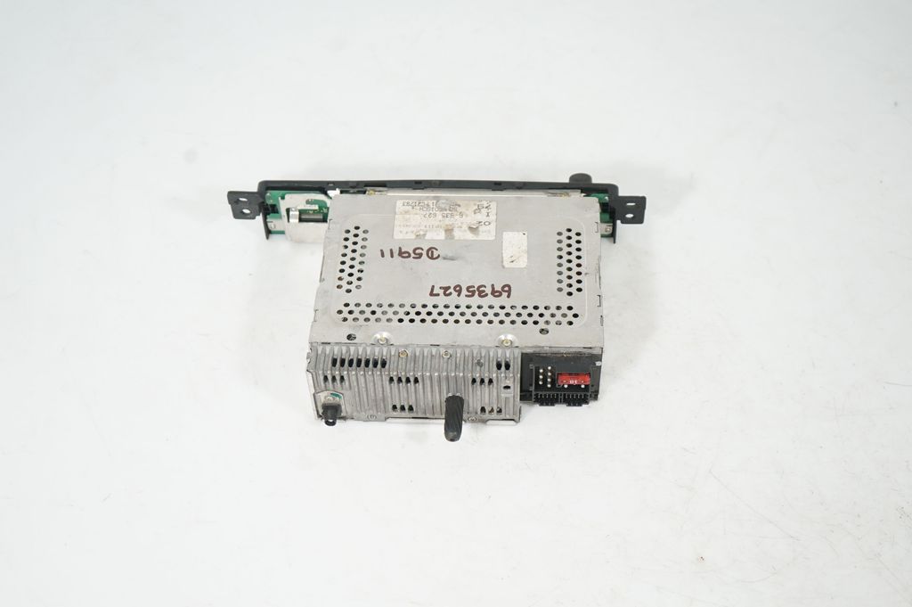 Radio/CD/DVD/GPS head unit (3)