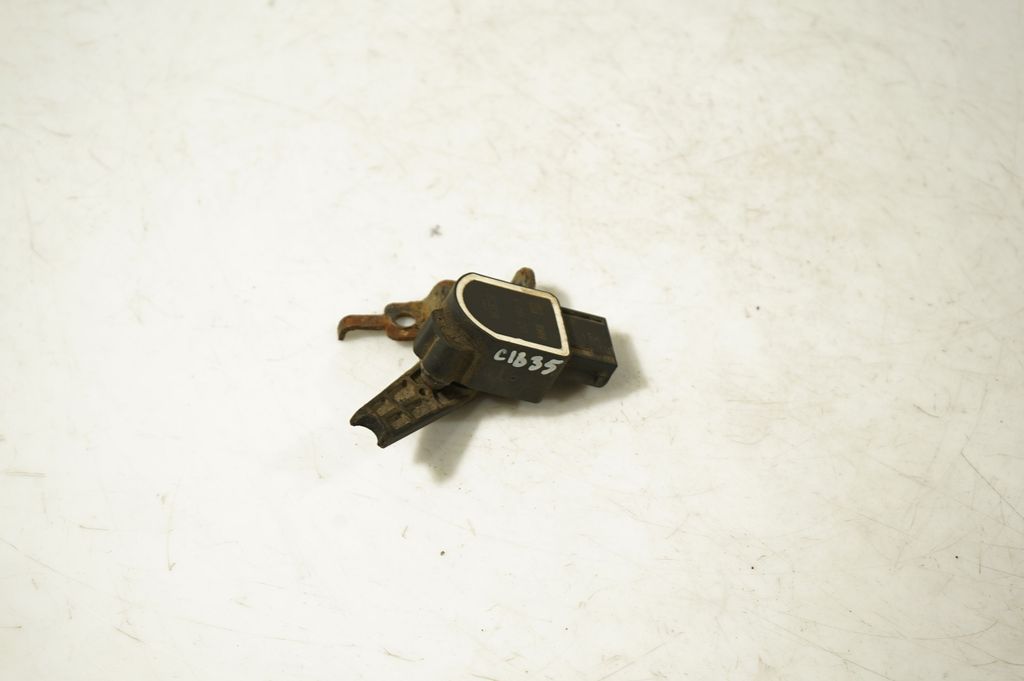 Headlight/headlamp level sensor (2)