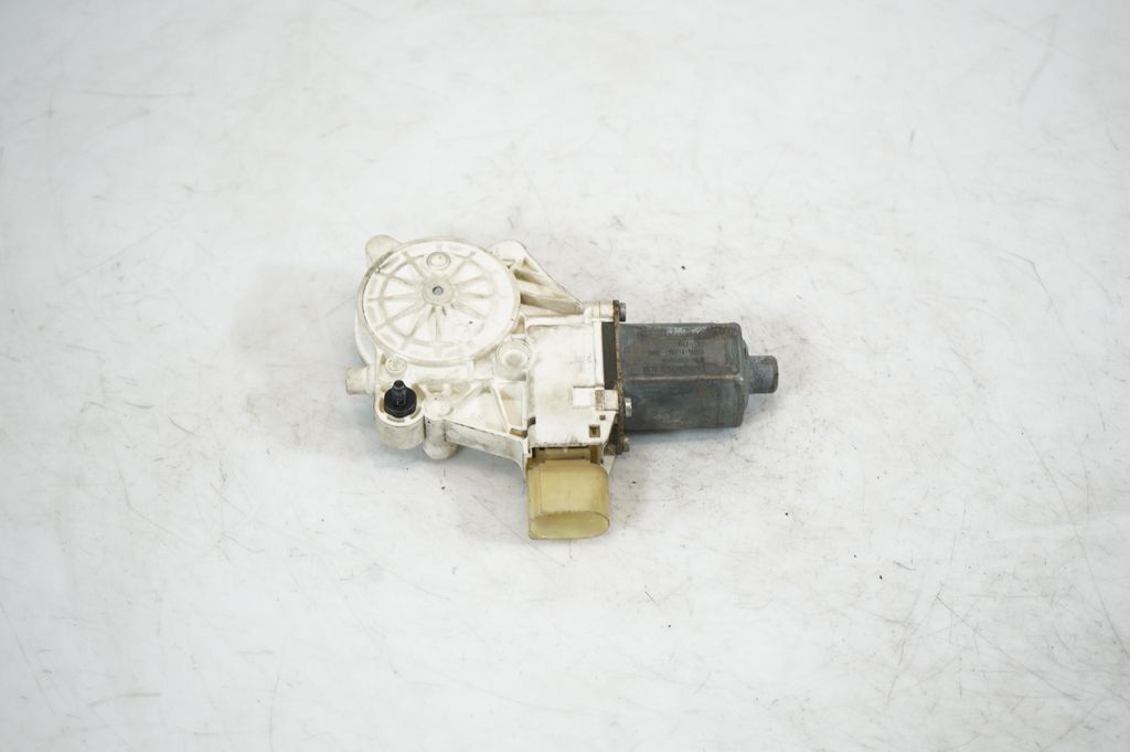 Front door window regulator with motor (5)