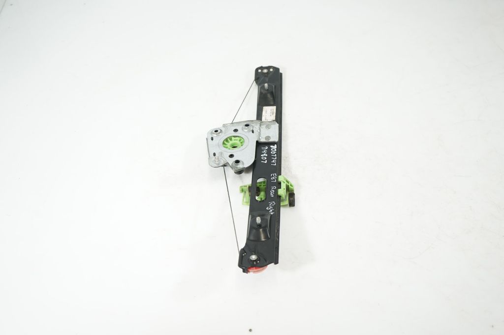 Rear door window regulator with motor (2)