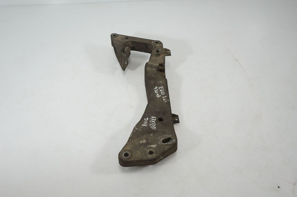 Gearbox mounting bracket (2)