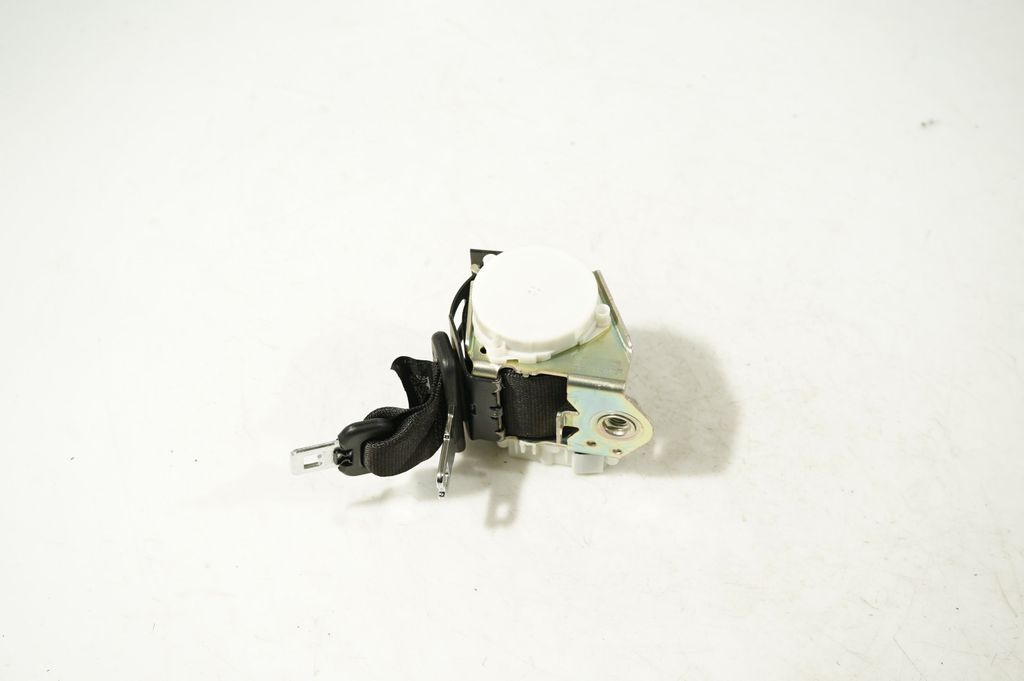 Rear seatbelt (6)