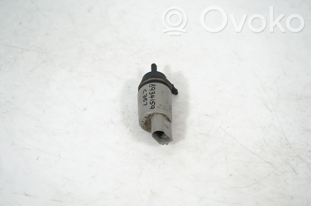 Windscreen/windshield washer pump (2)