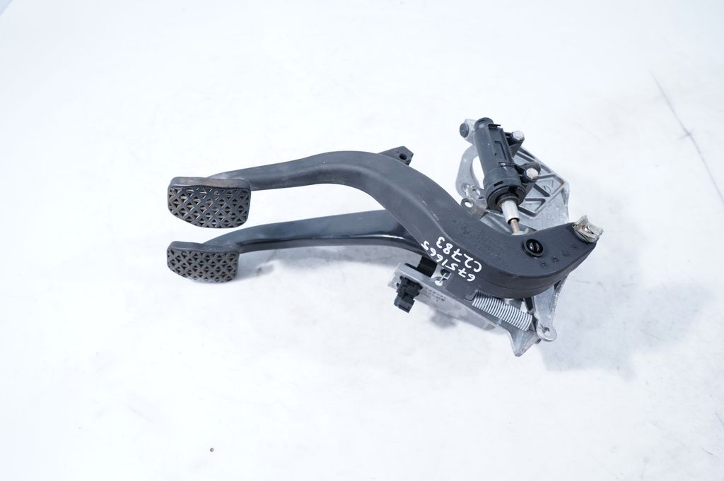 Pedal assembly (3)