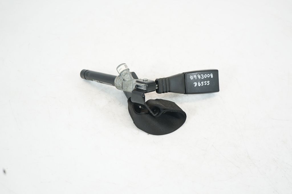 Rear seatbelt buckle (3)