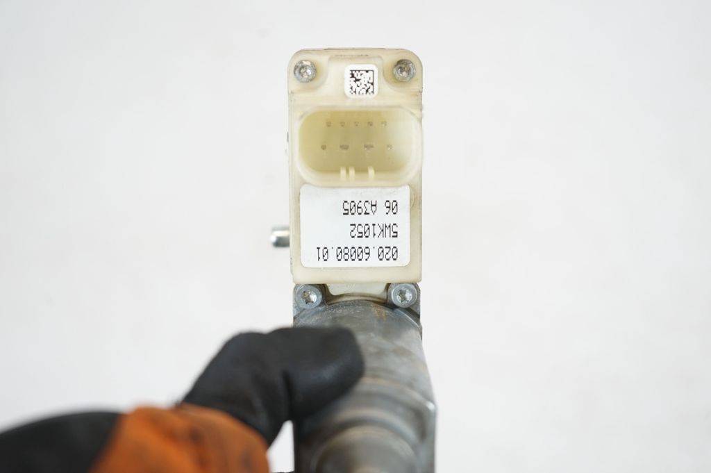 Front door window regulator with motor (6)