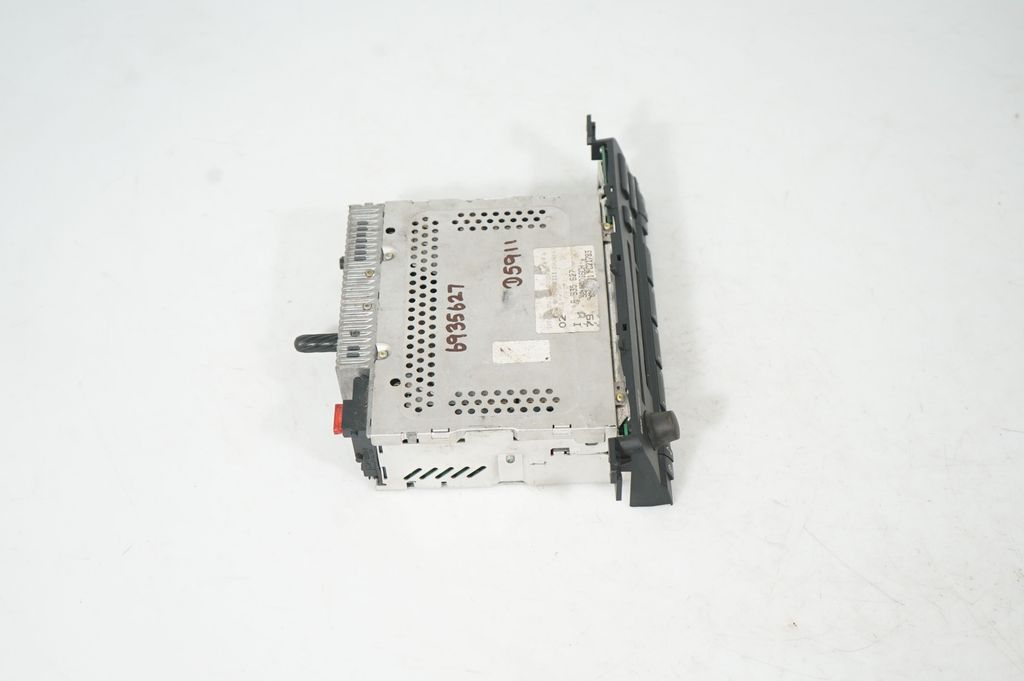 Radio/CD/DVD/GPS head unit (4)