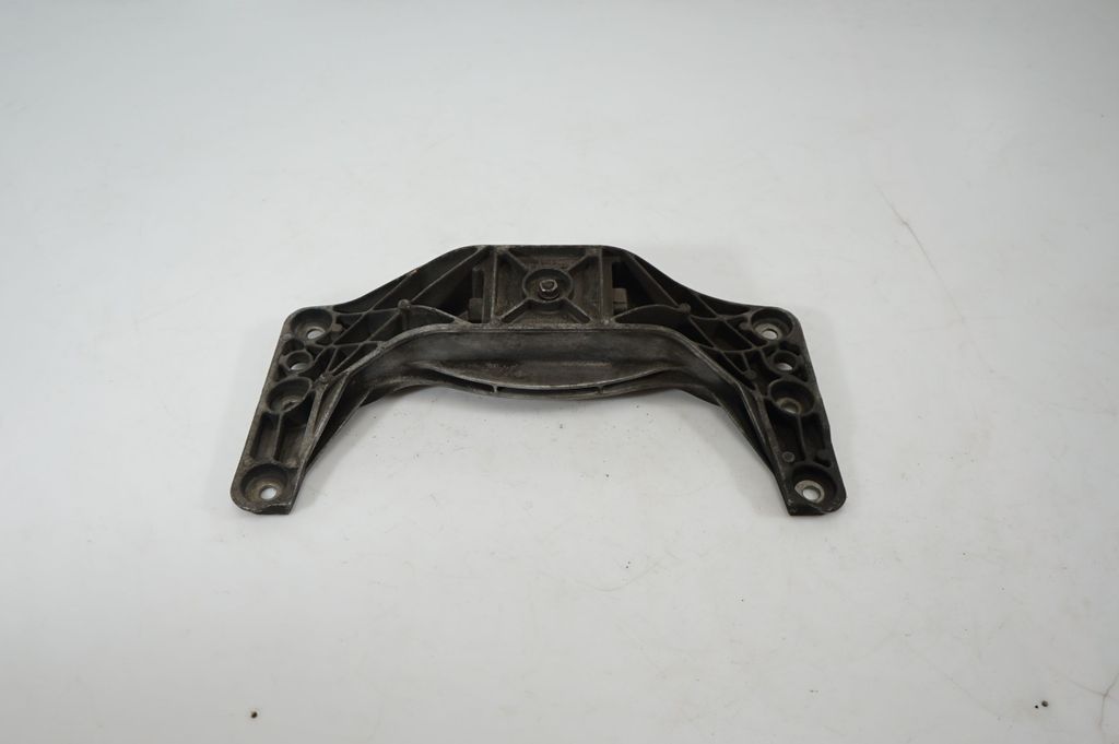Gearbox mounting bracket (3)