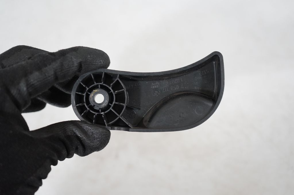 Engine bonnet (hood) release handle (6)