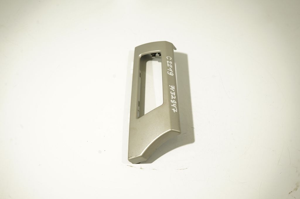 Dashboard glove box trim (2)