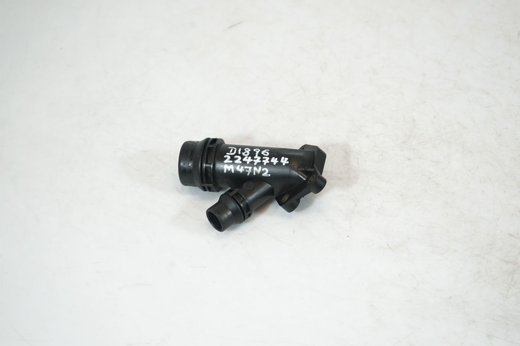 Engine coolant pipe/hose