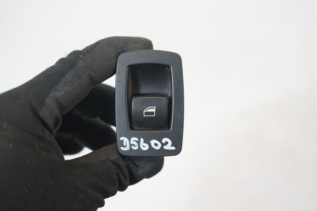 Electric window control switch (7)