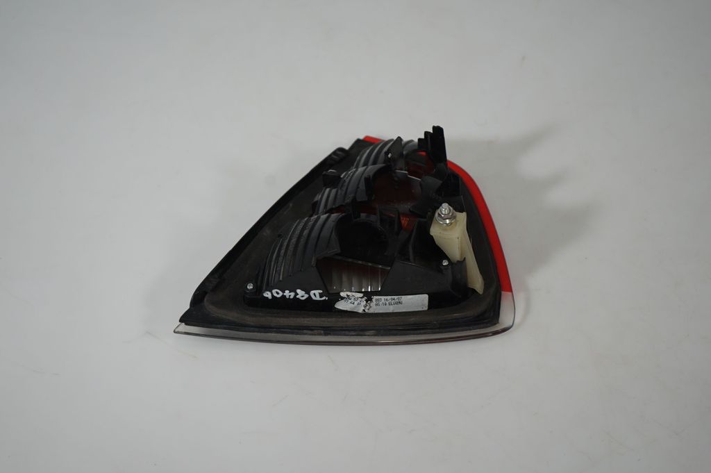 Tailgate rear/tail lights (5)