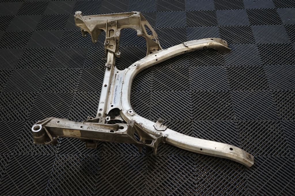 Front subframe (3)