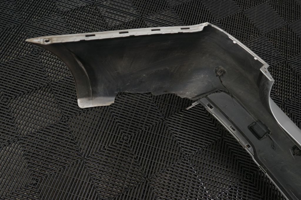 Rear bumper (10)