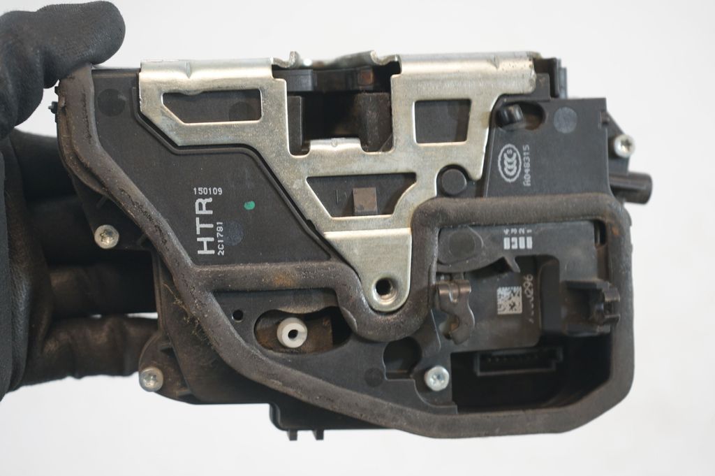 Rear door lock (8)