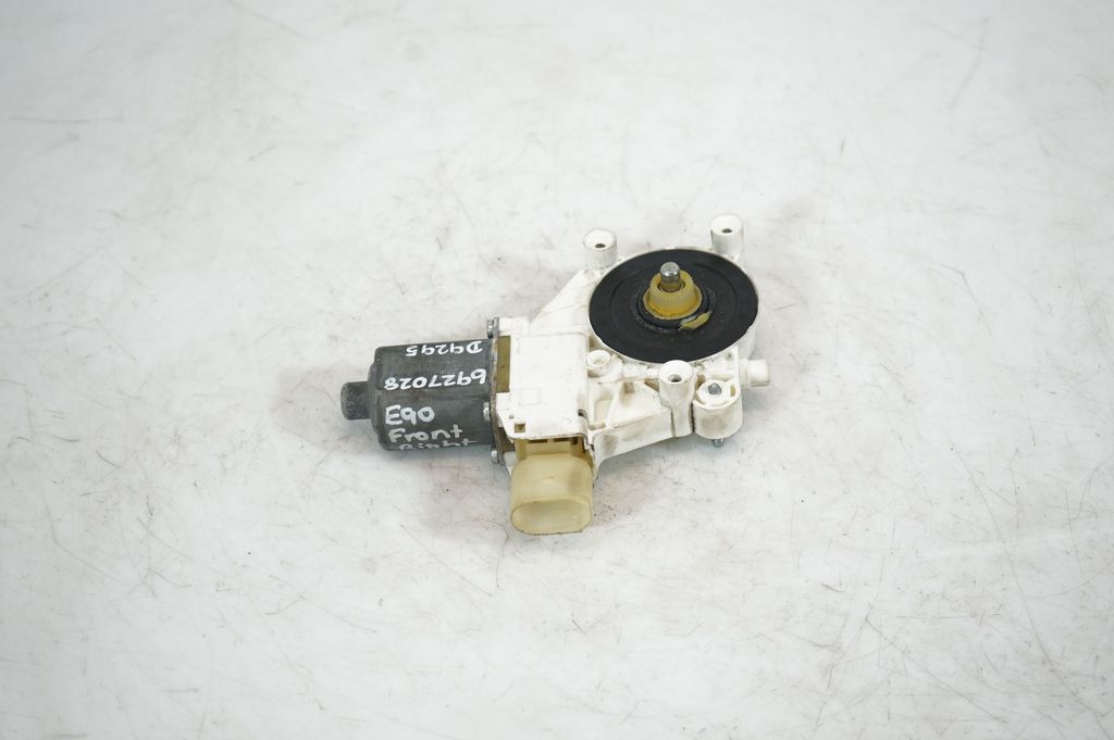 Front door window regulator with motor (3)