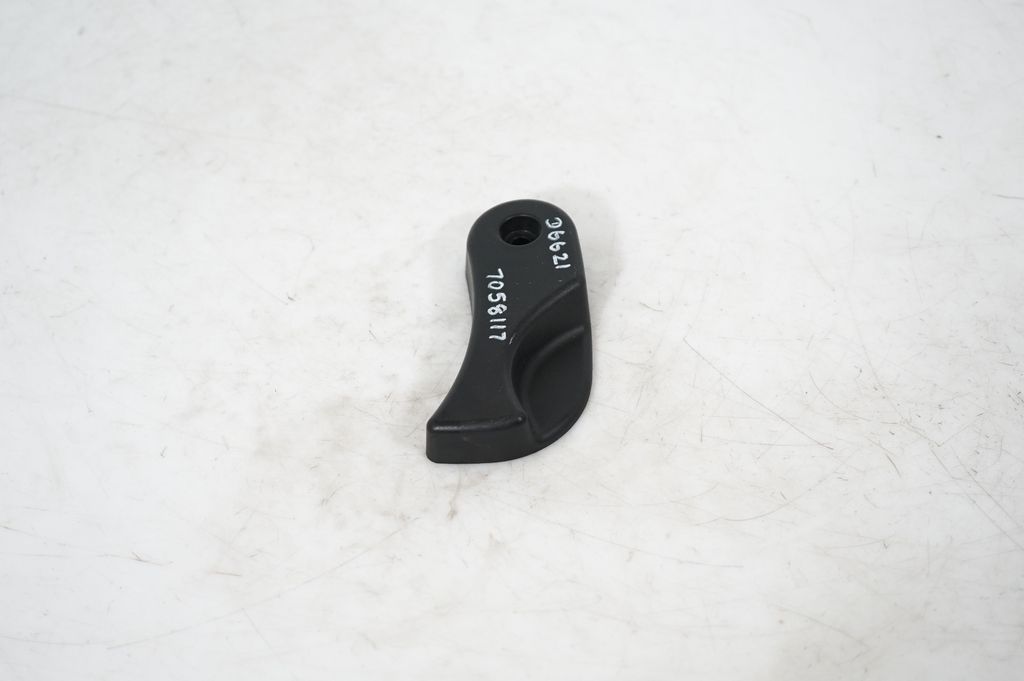 Engine bonnet (hood) release handle (2)