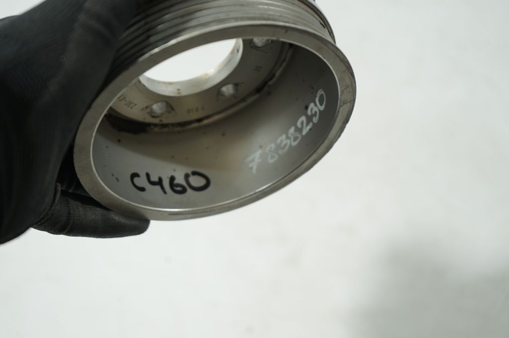 Crankshaft pulley (6)