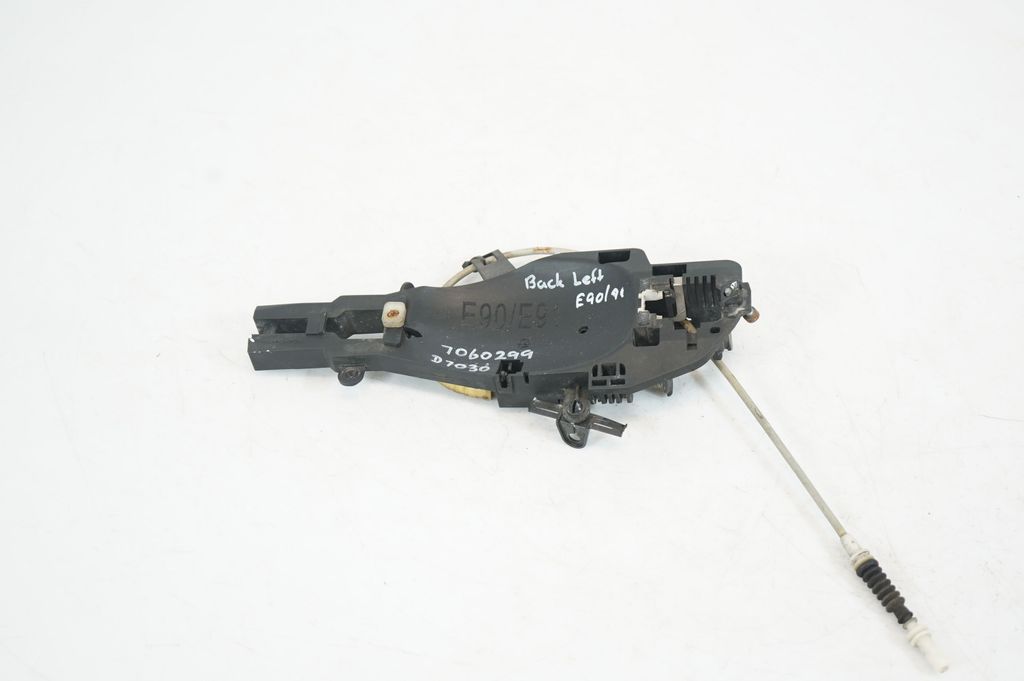 Rear door exterior handle/bracket