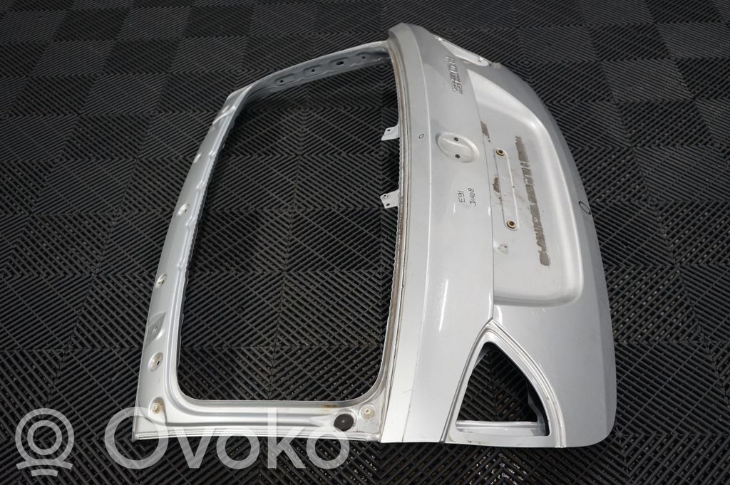 Tailgate/trunk/boot lid (4)
