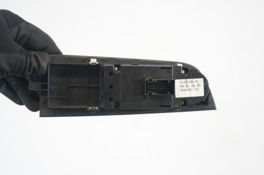 Engine bonnet/hood (6)