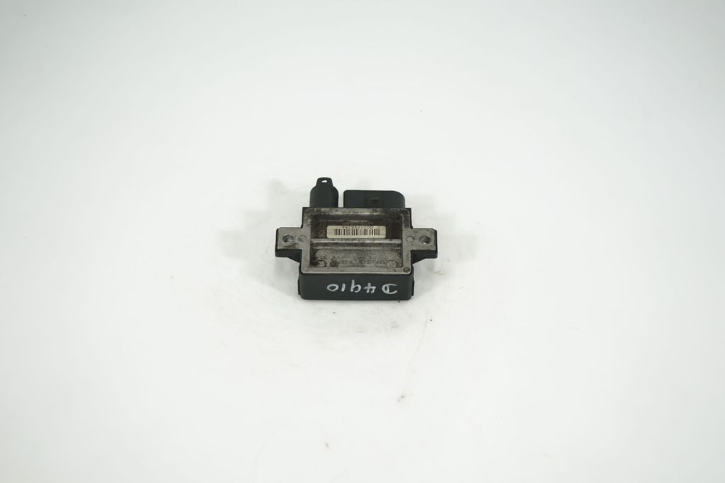 Glow plug pre-heat relay (5)