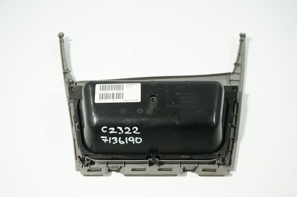 Glove box central console (6)