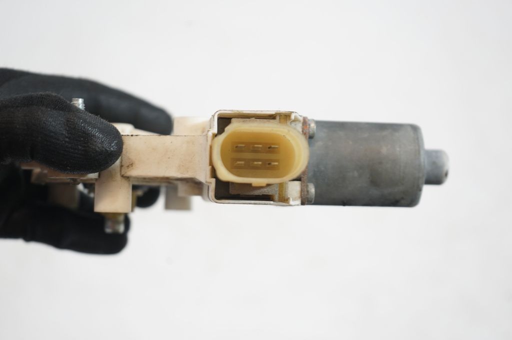 Front door window regulator with motor (6)