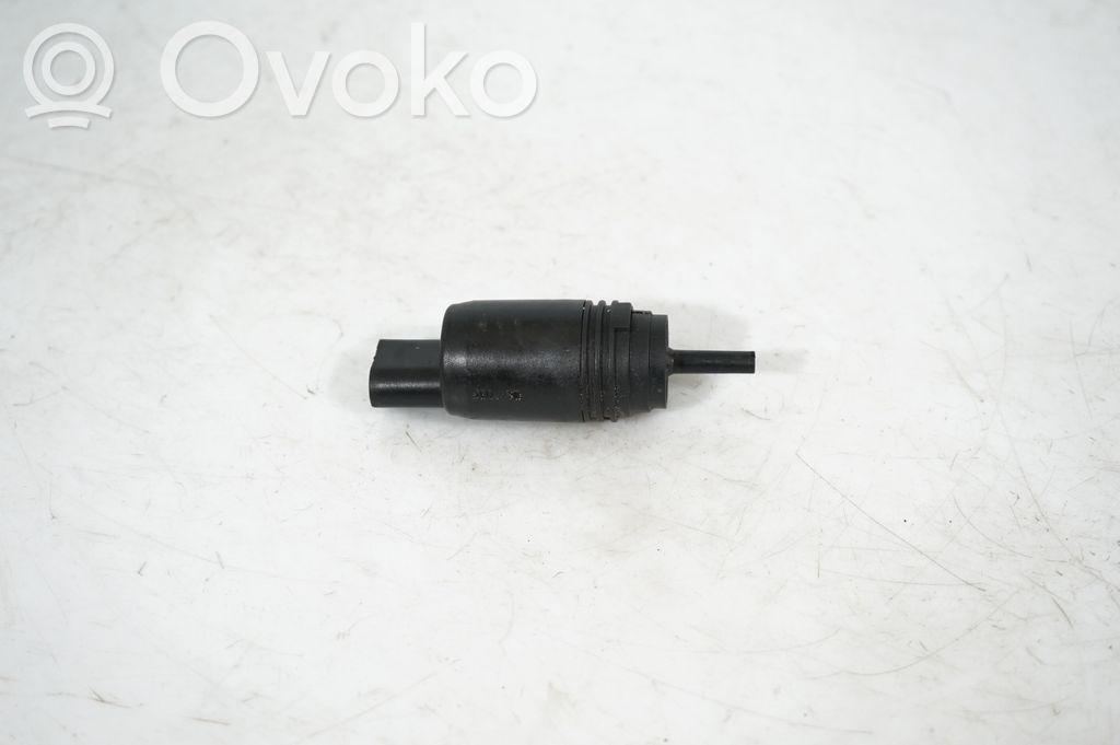 Windscreen/windshield washer pump (5)