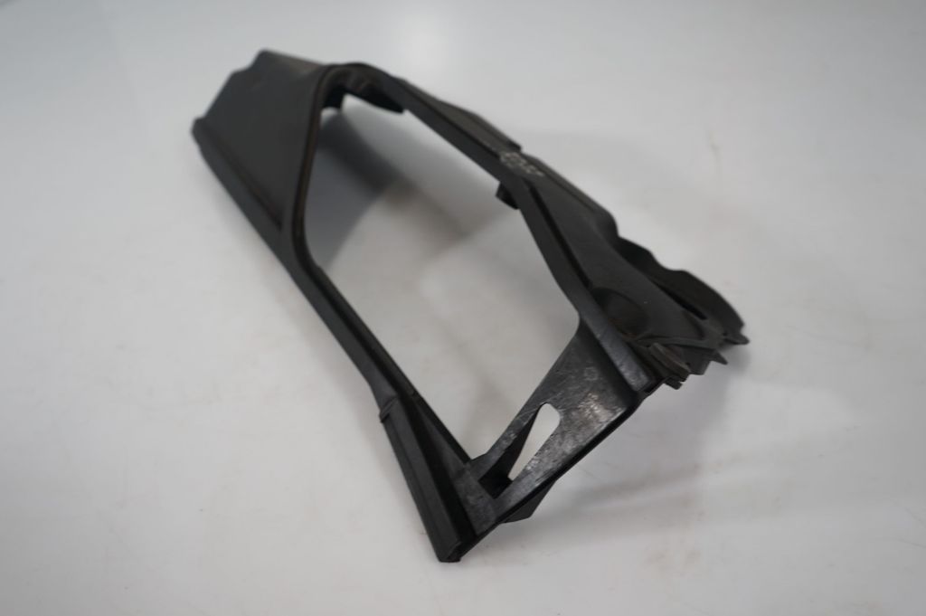 Engine cover (trim) (7)