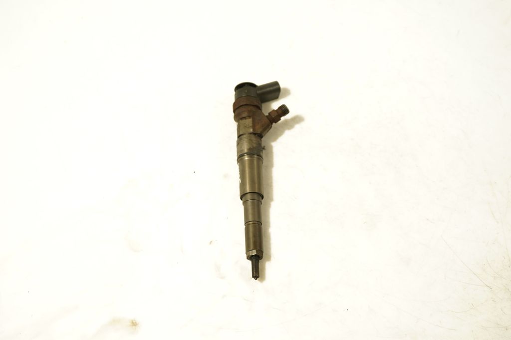 Fuel injector (5)