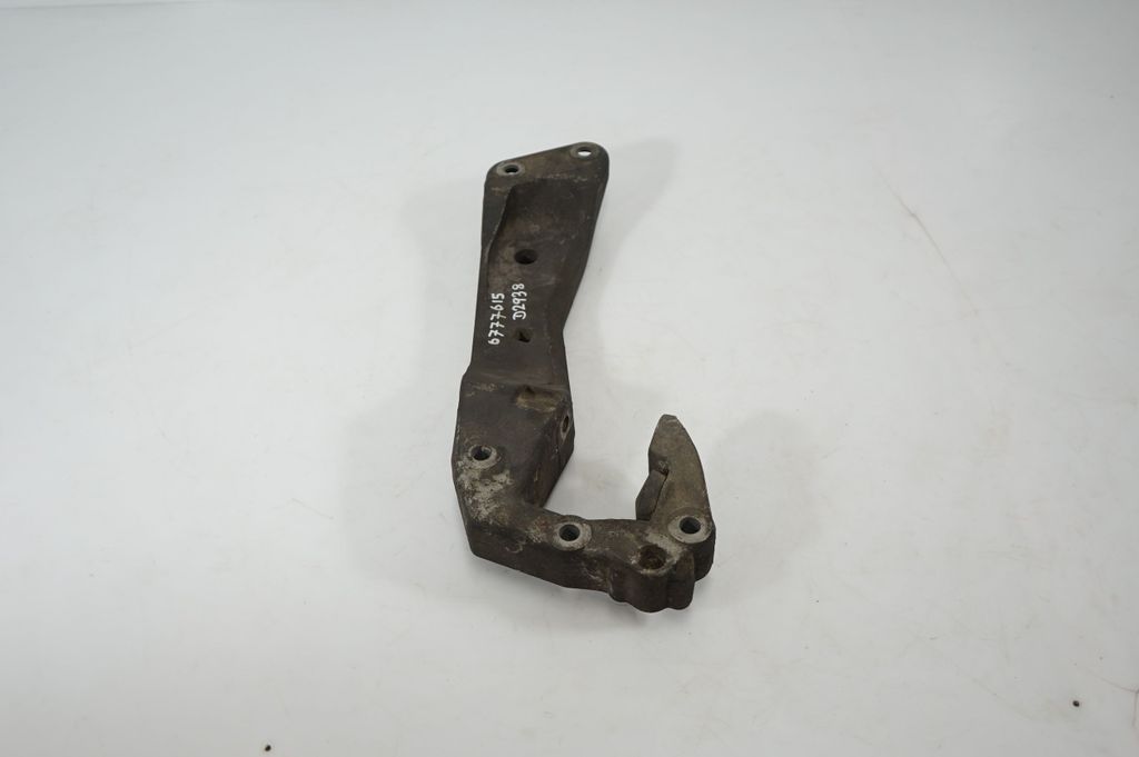 Gearbox mounting bracket (4)