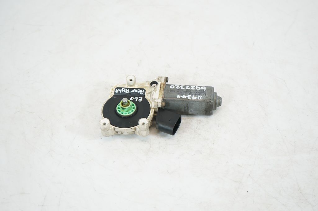 Rear door window regulator with motor (3)