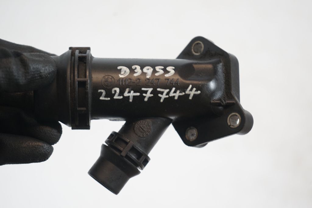 Engine coolant pipe/hose (8)